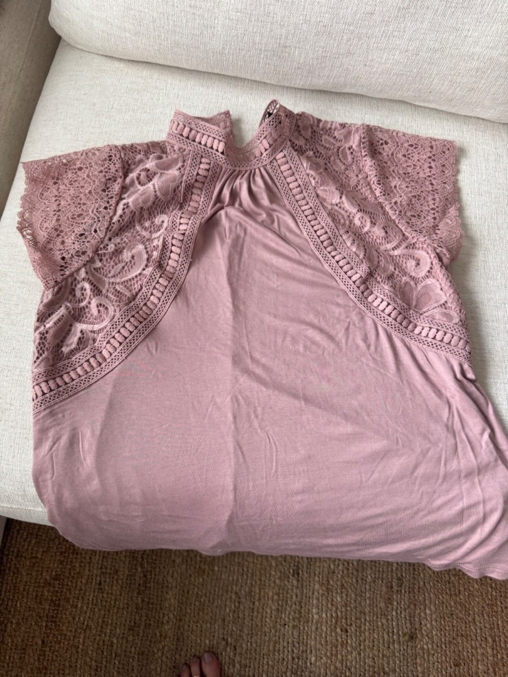 New with Tags: Mauve t-shirt with pattern